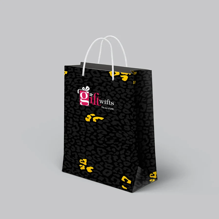GiftWifts black carry bag